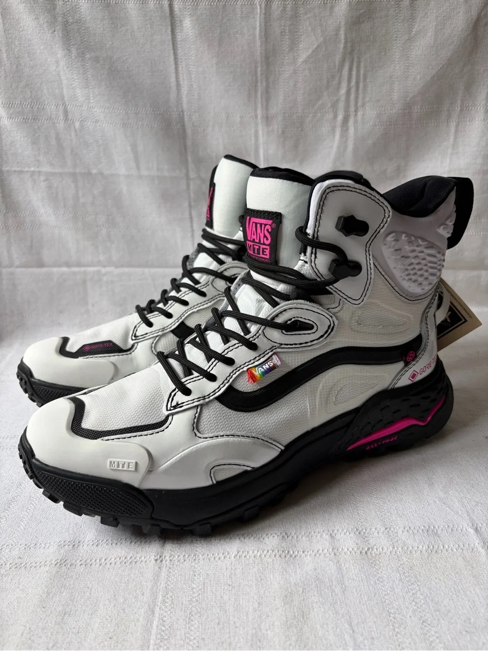 Vans Crestline GORE-TEX MTE Together As Ourselves Waterproof Boots Mens Size 9.5
